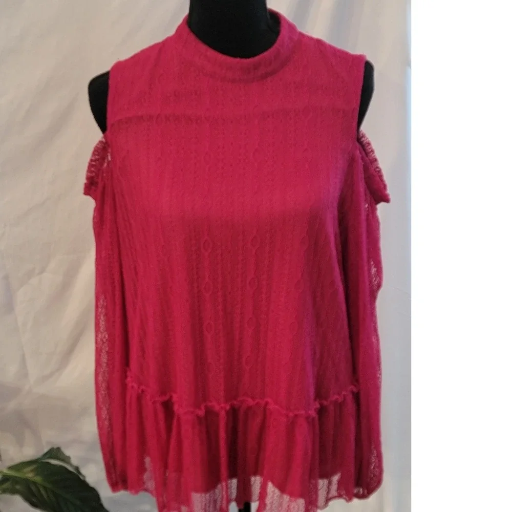 Ro & De‎ Women Magenta Pink Lace Cold Shoulder Mock Neck Ruffle Blouse Large